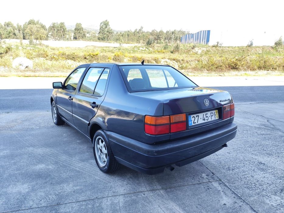 Vw vento 1.9 td 1993 com avaria.