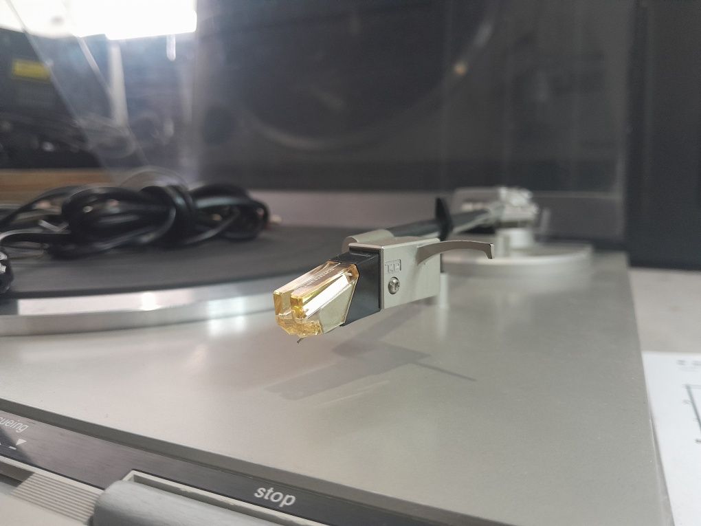 Gira-Discos Technics SL-D210 Direct Drive de 1984