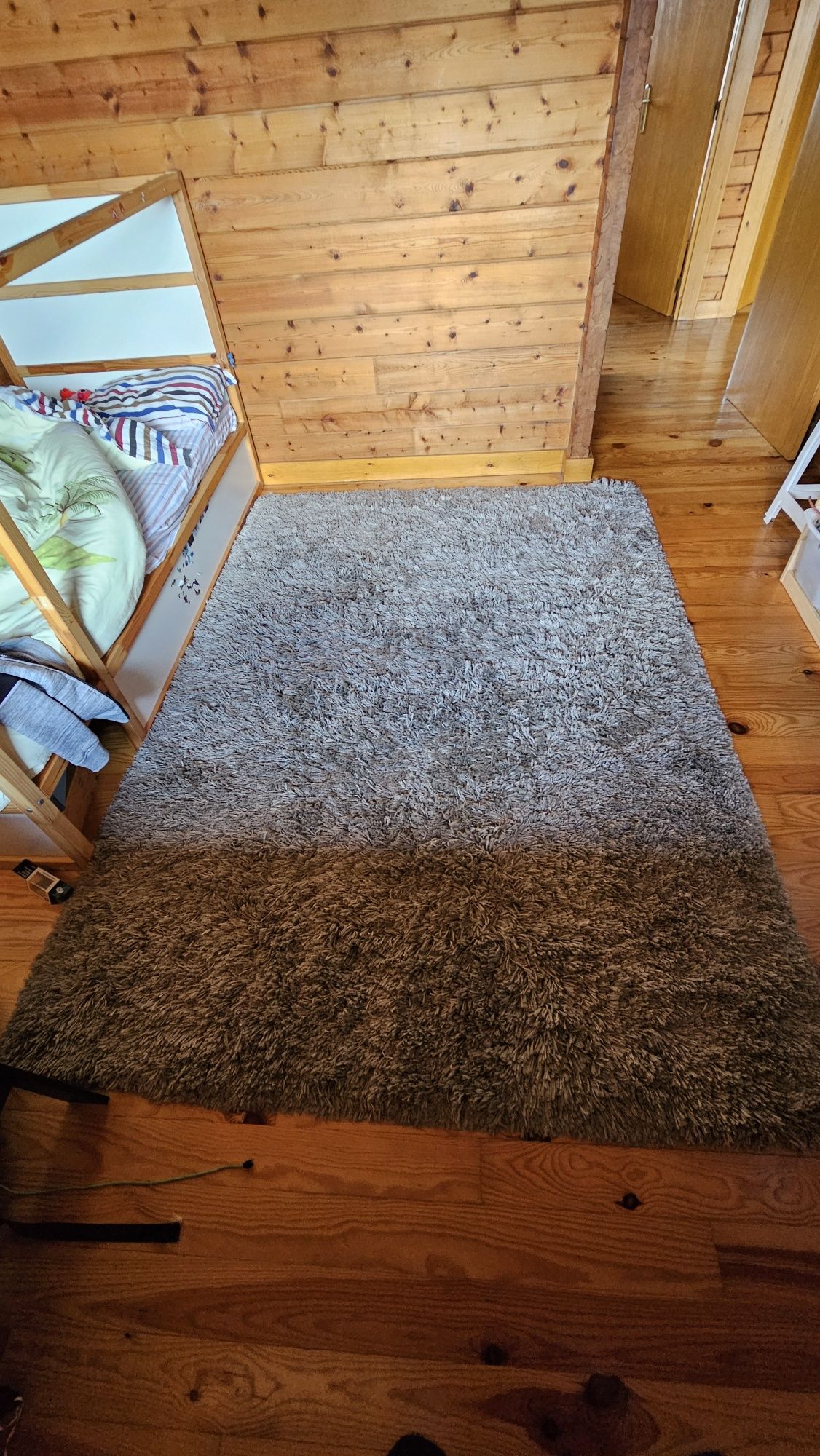 Tapete pelo comprido cinzento ikea