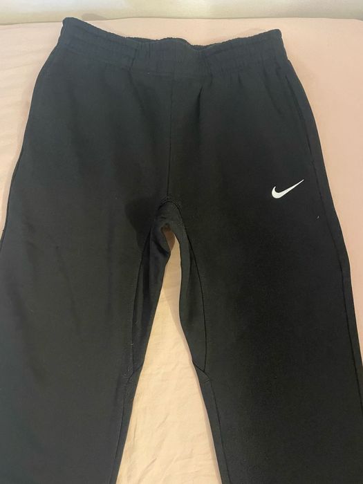 Czarne spodnie nike M