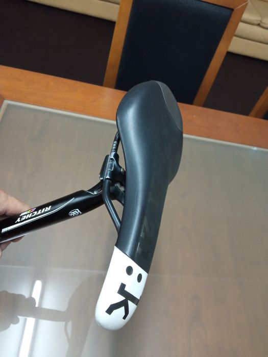 Selim Fizik + espigão Ritchey em carbono