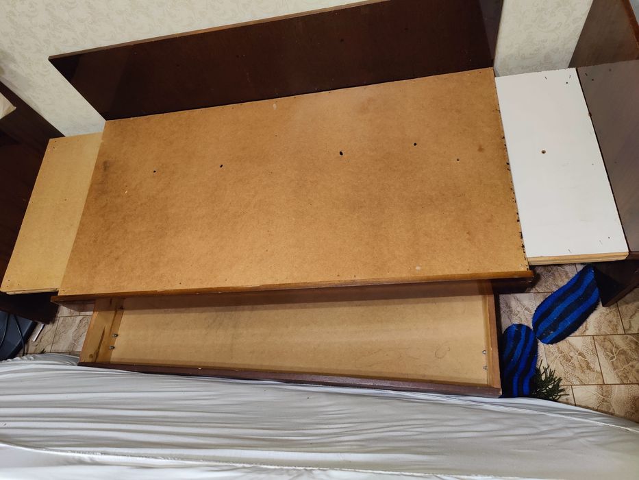 Продам односпальний диван-ліжко Юність.