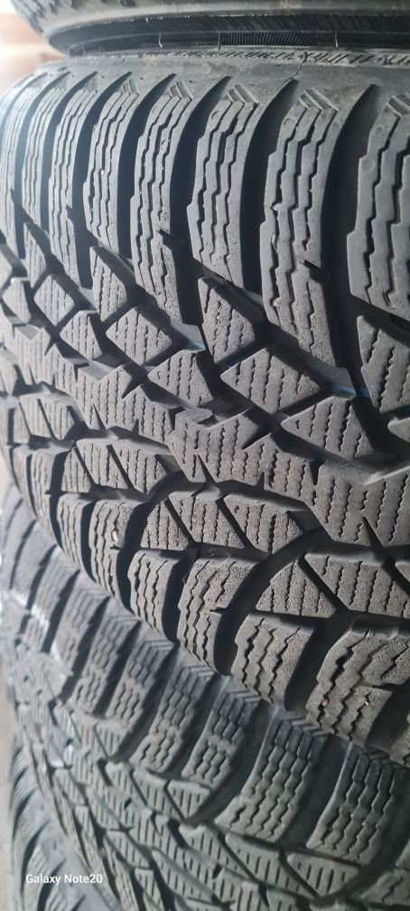 Opony zimowe Nokian R16