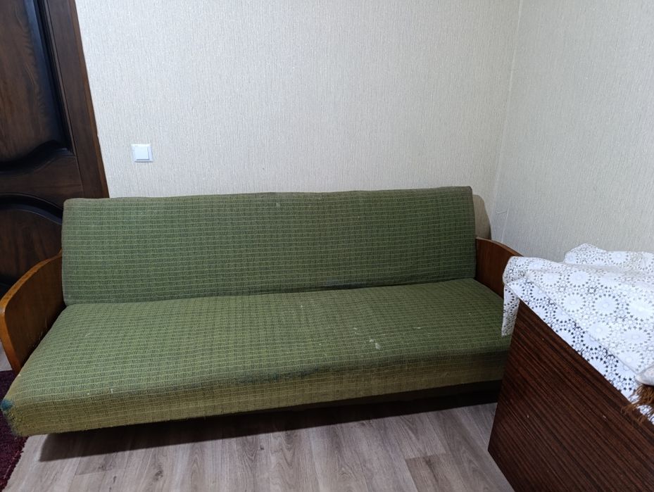 Продам диван б/у.Самовивіз