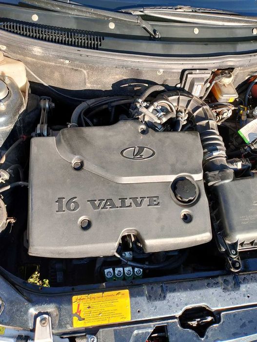 Жигули ВАЗ 2112  Лада LADA