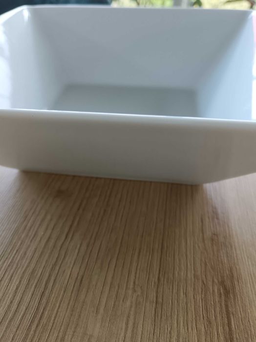 Salaterka biała 22 cm Lubiana?