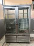 Vitrine refrigerada Expositora – Ideal para restaurantes e pastelarias