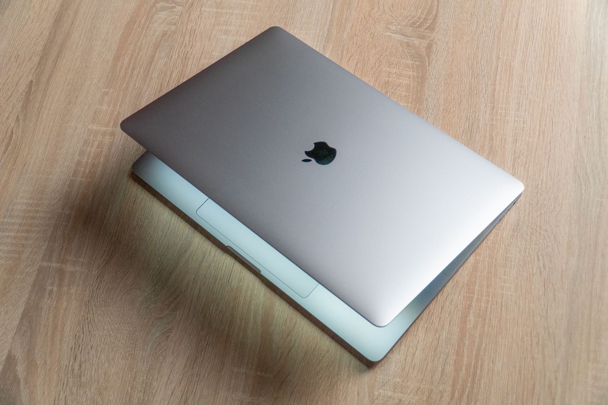 MacBook Pro 16" 2019 Touch Bar 32gb ram, 1TB, Intel i9 2.4 ghz,