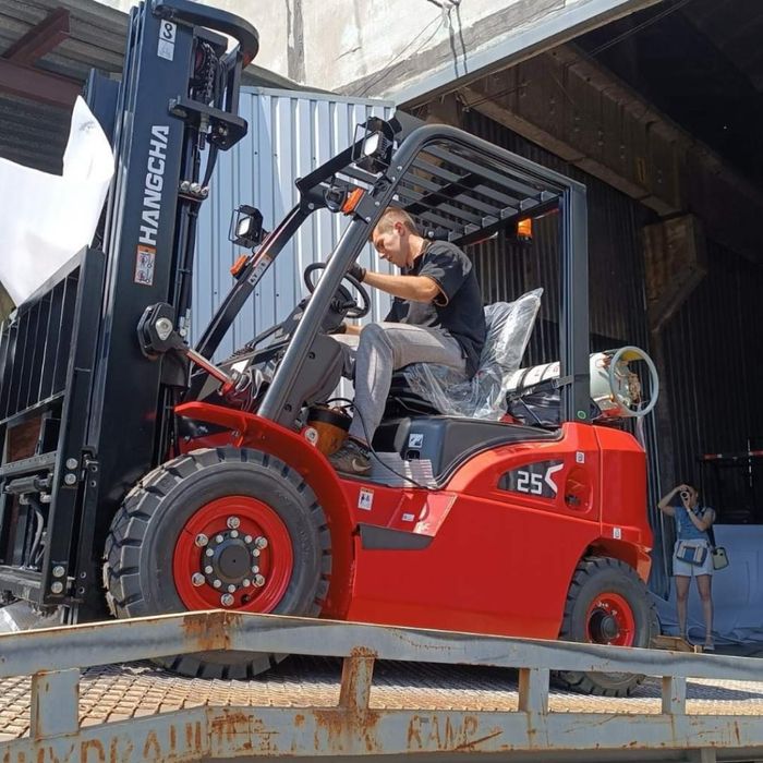 Навантажувач  погрузчик дизельні газ бензин електро Hangcha Hyundai