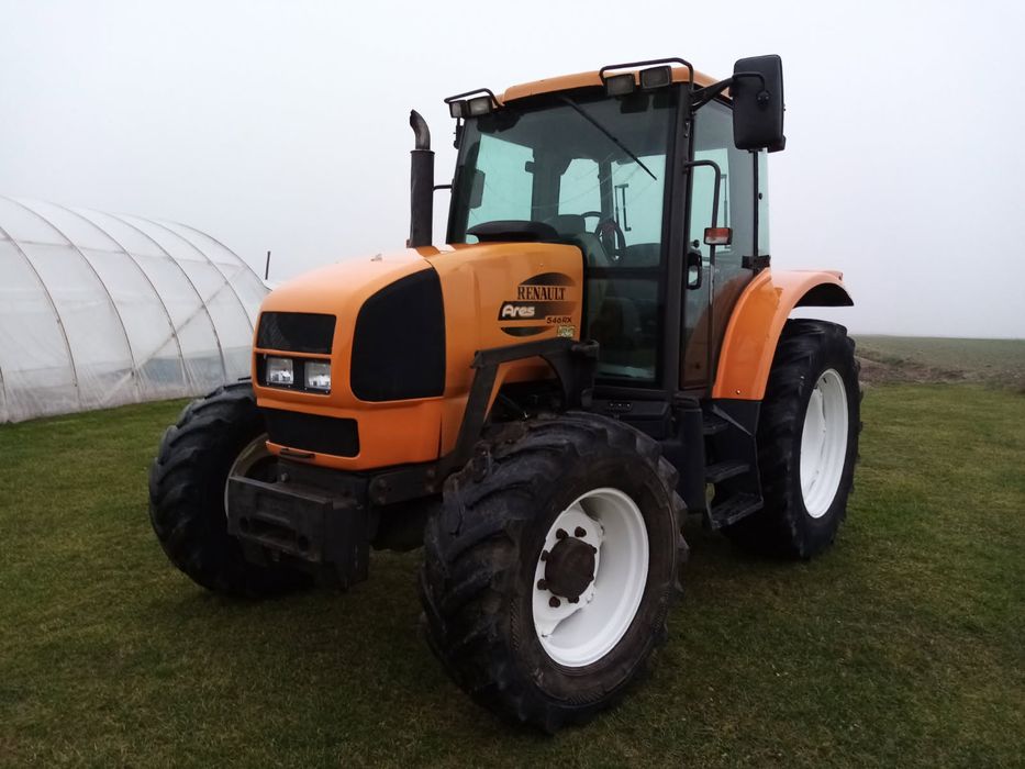 Renault Ares 546 RX z turem