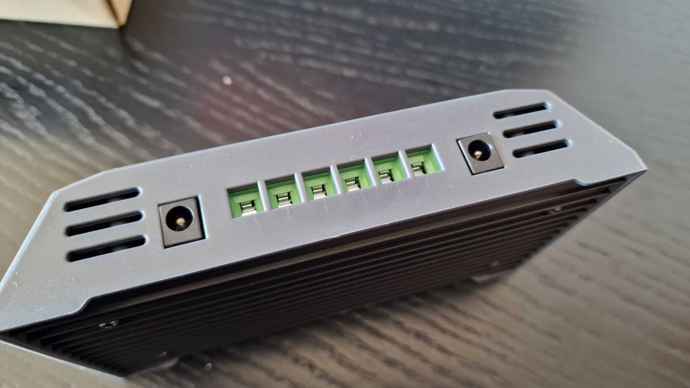 Controlador Solar MMPT 10A p/ painel solar e carregamento de baterias