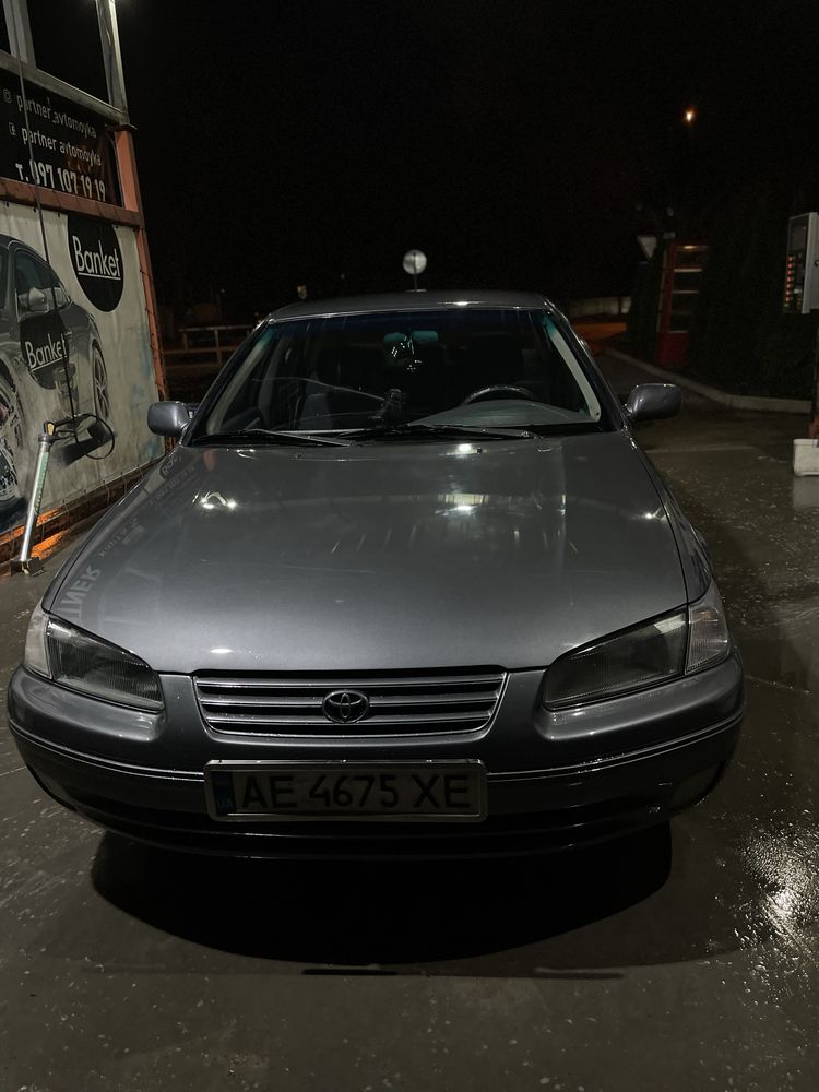 Продам Toyota Camry 1998 2.2