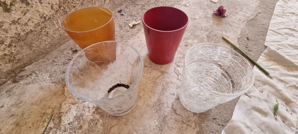 Doniczki szklane i ceramiczne