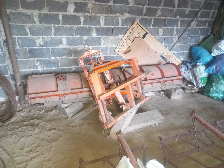 Rozsiewacz Motyl    Odśnieżanie  Pług 3 metry