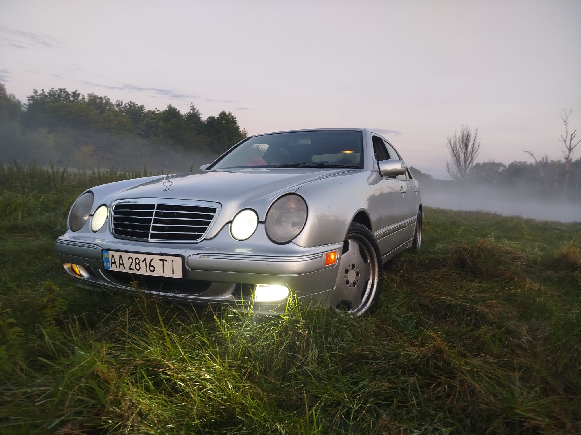 Продам mercedes benz w210 е320 американка