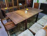 Mesa muito antiga - extensível - em bom estado geral - Só a mesa a