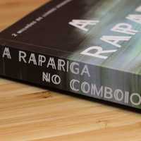 A RAPARIGA NO COMBOIO (livro em português)