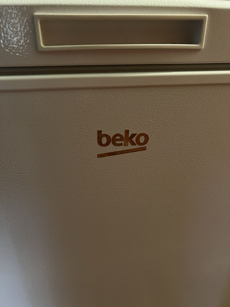 Продам морозильну камеру BEKO