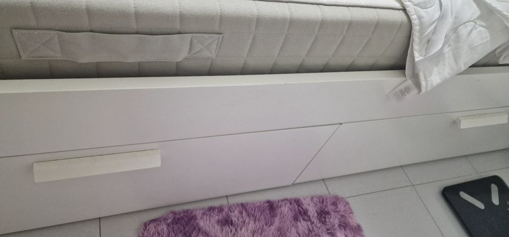 Cama com gavetas e colchão