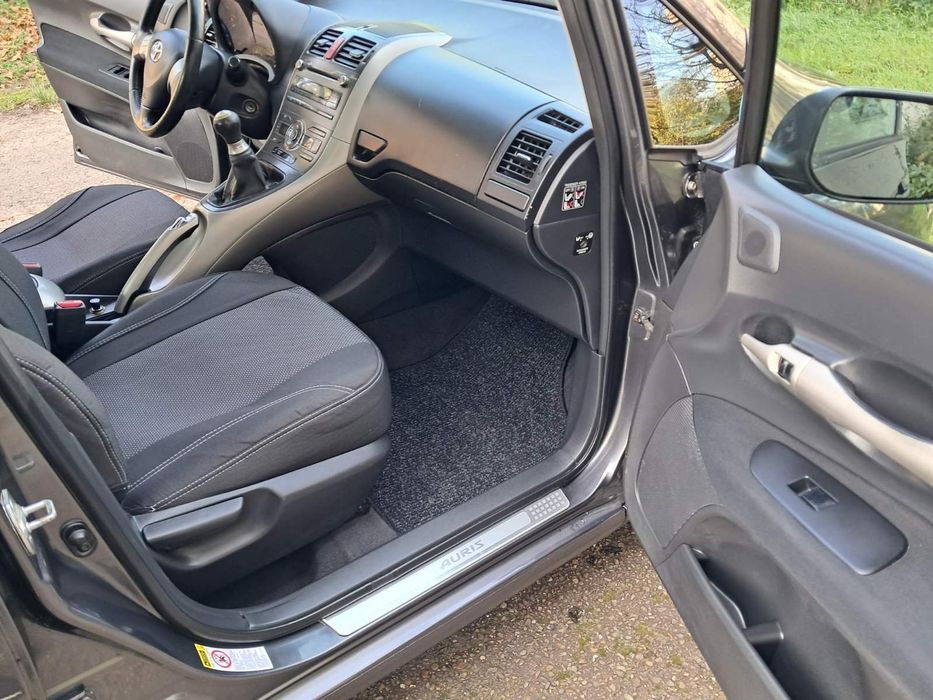 Toyota  2008г.1.6 бензин.