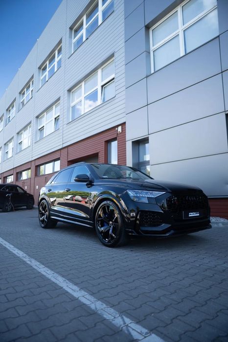 Audi RS Q8 Audi RS Q8 Quattro Specyfikacja: 1 014 000 PLN / GWARANCJA do 11.2026