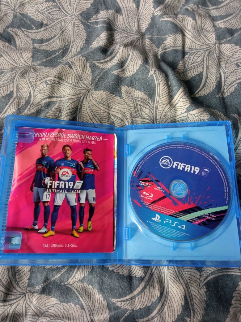 Gra FIFA 19 PS4 pegi 3