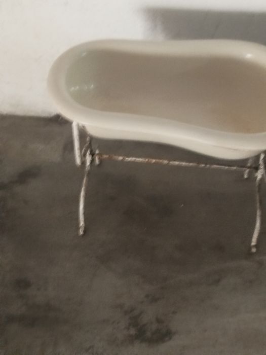 Bidé antigo co suporte