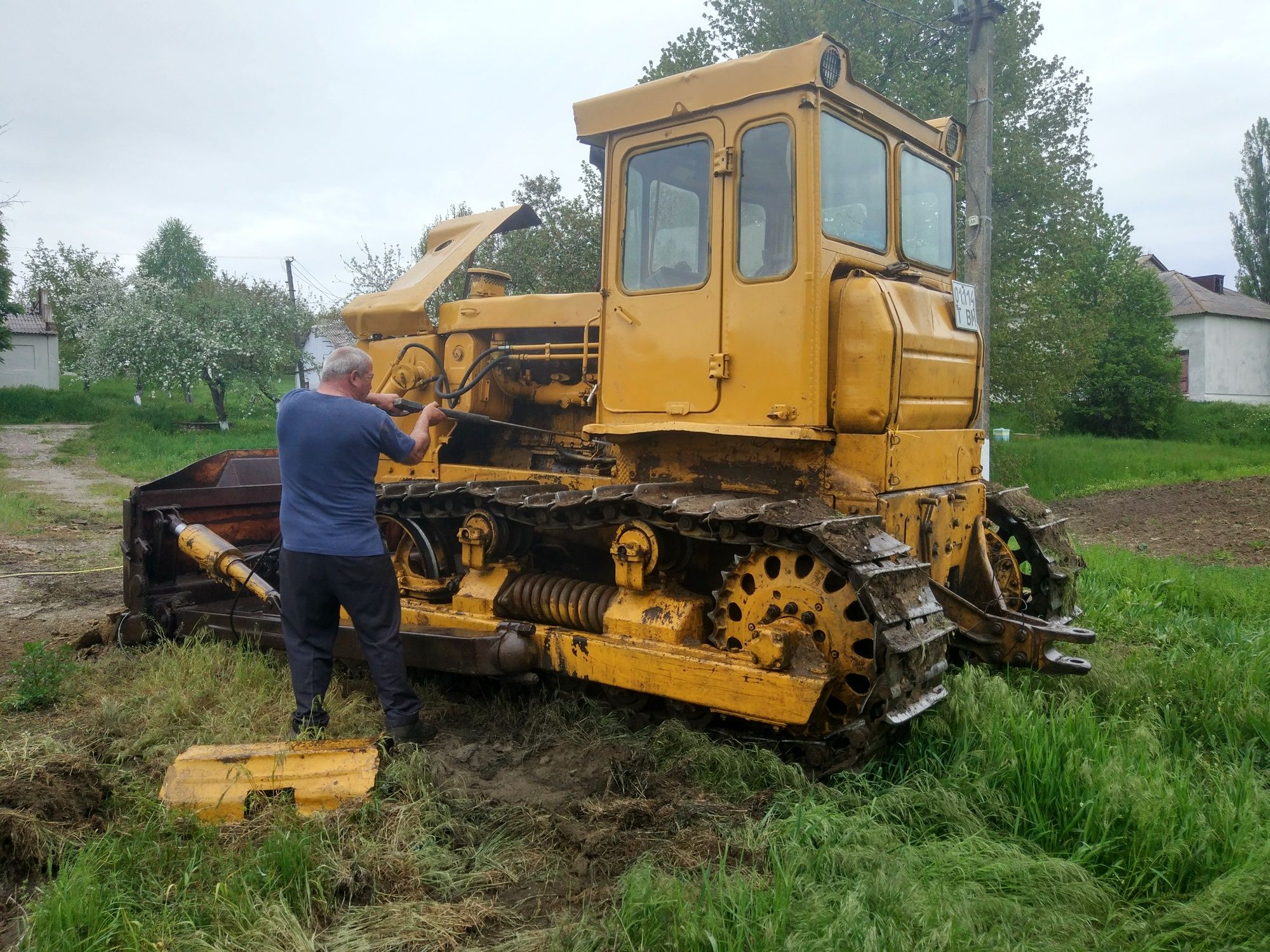 Продам бульдозер Т130 з прямим стартером