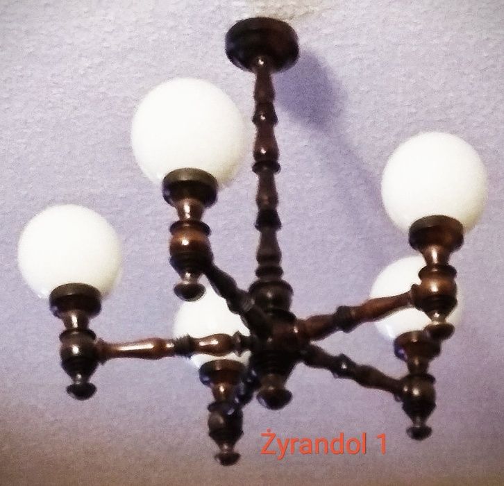 2 żyrandole i 3 kinkiety lub same klosze
