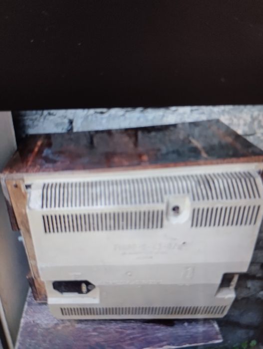 Stary telewizor do sprzedania Zefir