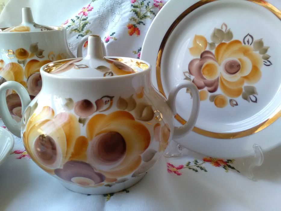 Сервиз фабрики Красный фарфорист 80-е годы СССР