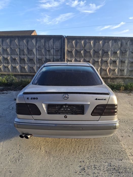 Mercedes-Benz w210 E320 4matic (лупатый) после ДТП