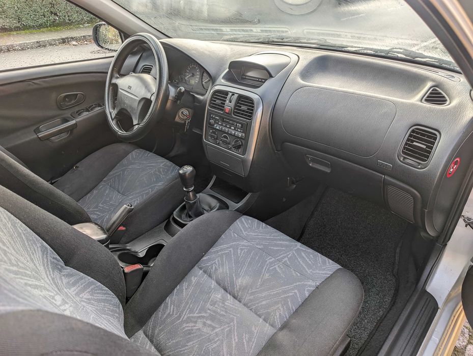 Mitsubishi Carisma 1.6 Avance (Julho / 2001)