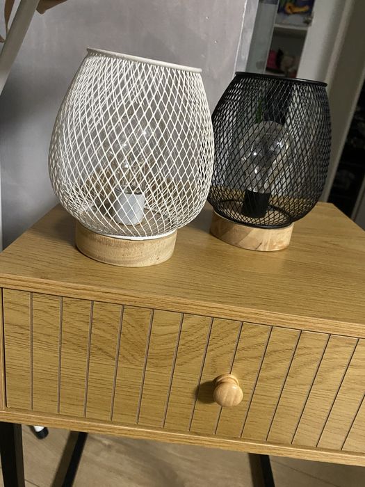 Biała lampka led loft