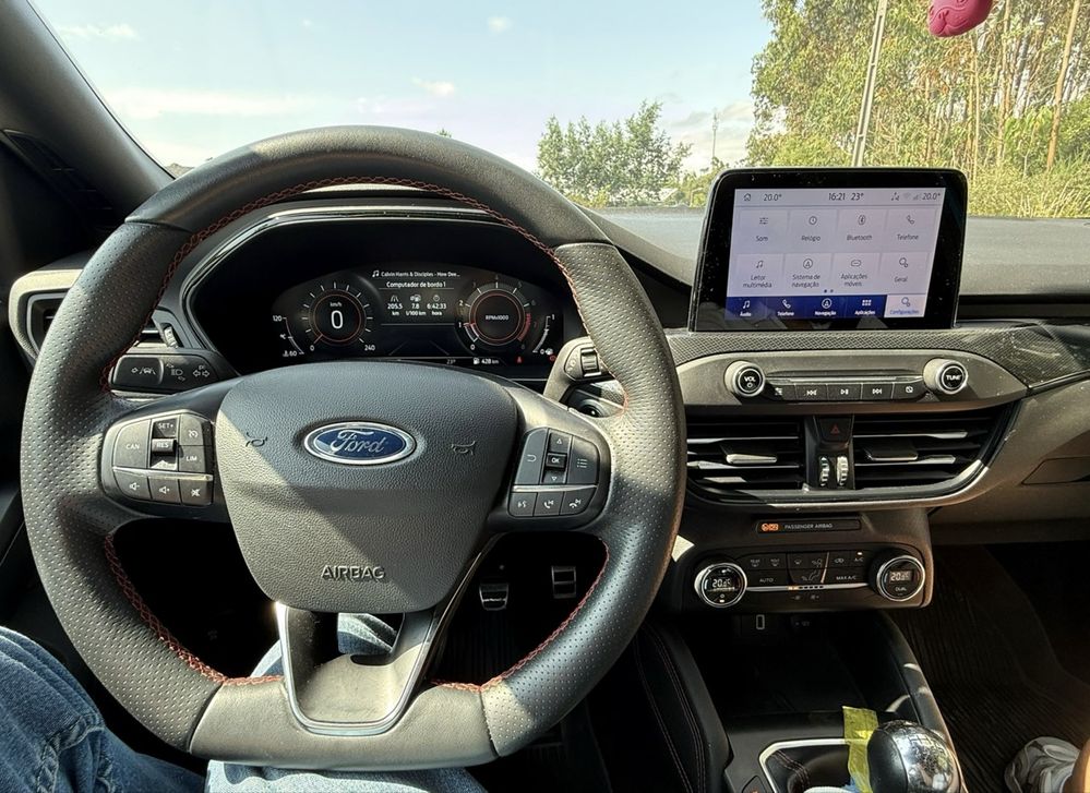 Ford focus st line X 155cv