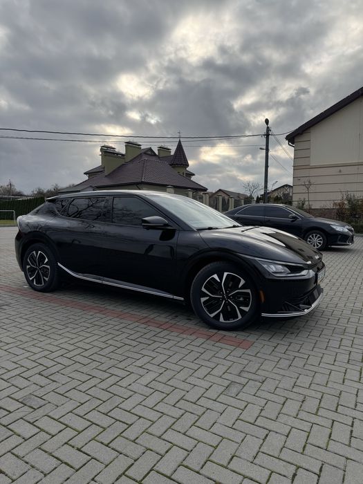 Поодам авто kia ev 6 awd 2022