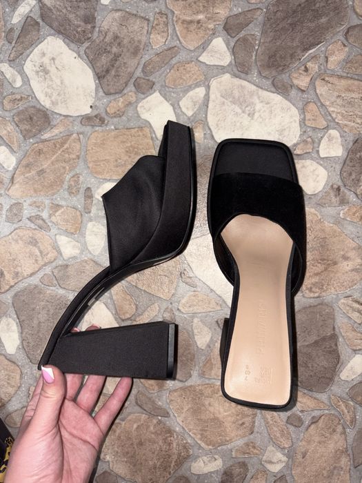 Нові атласні мюлі primark 40-39 розмір