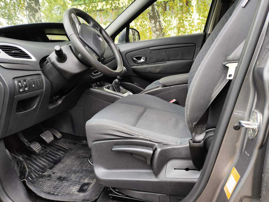 Renault Megane Scenic 2010 (Рено сценік 2010)