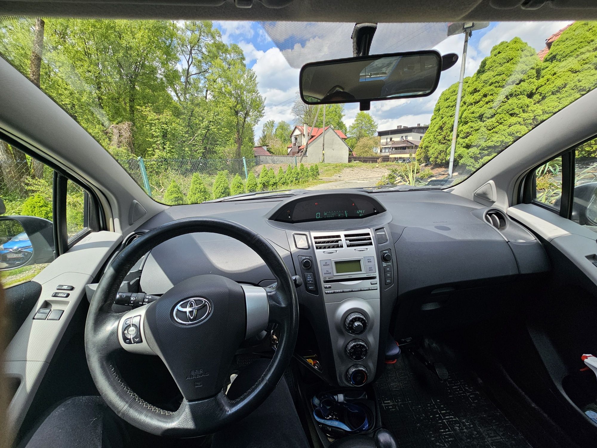 Toyota yaris 1.3 lpg 230 tys automat