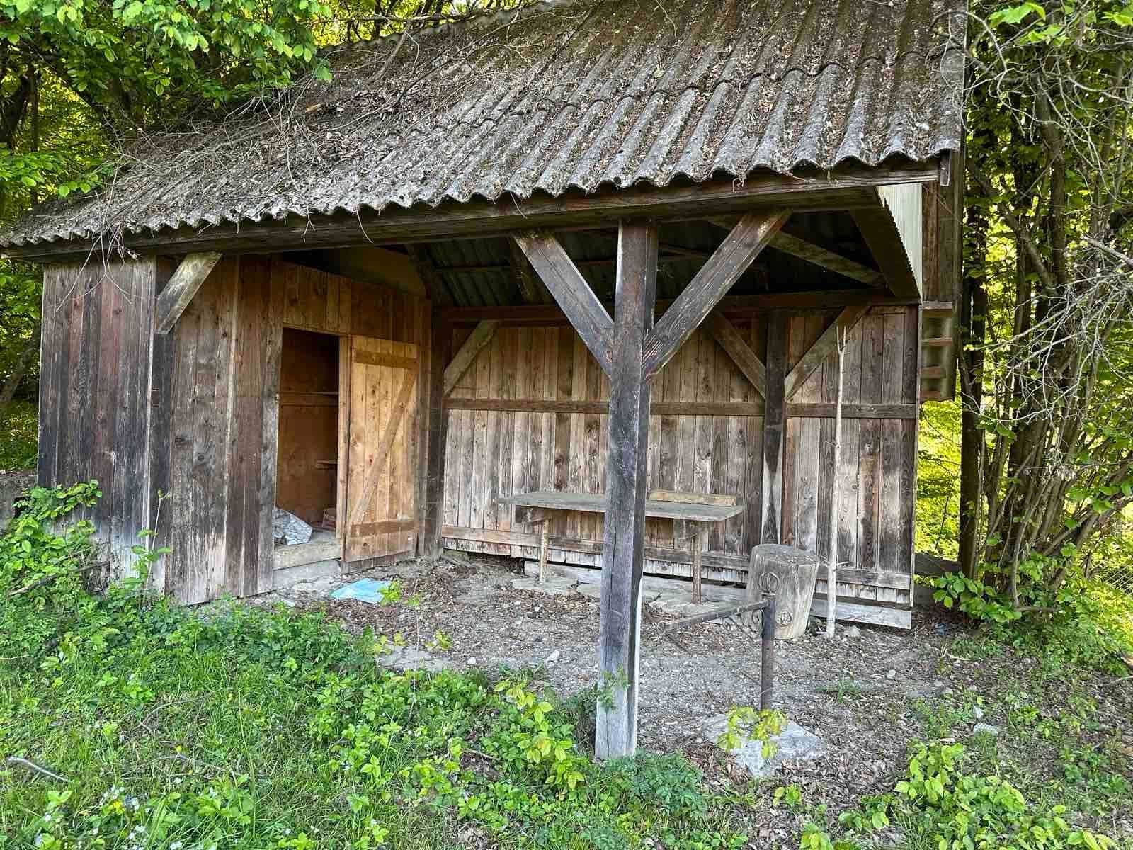 Продається ділянка під будівництво в смт. Шаян біля озера