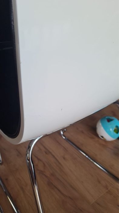 Krzesła firmy Signal , mało używane