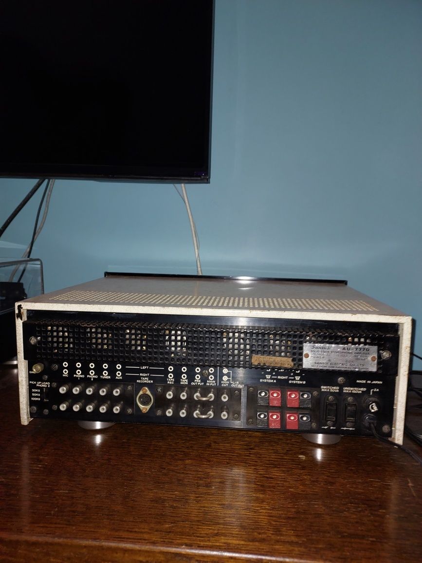 Wzmacniacz stereo Sansui AU-777D