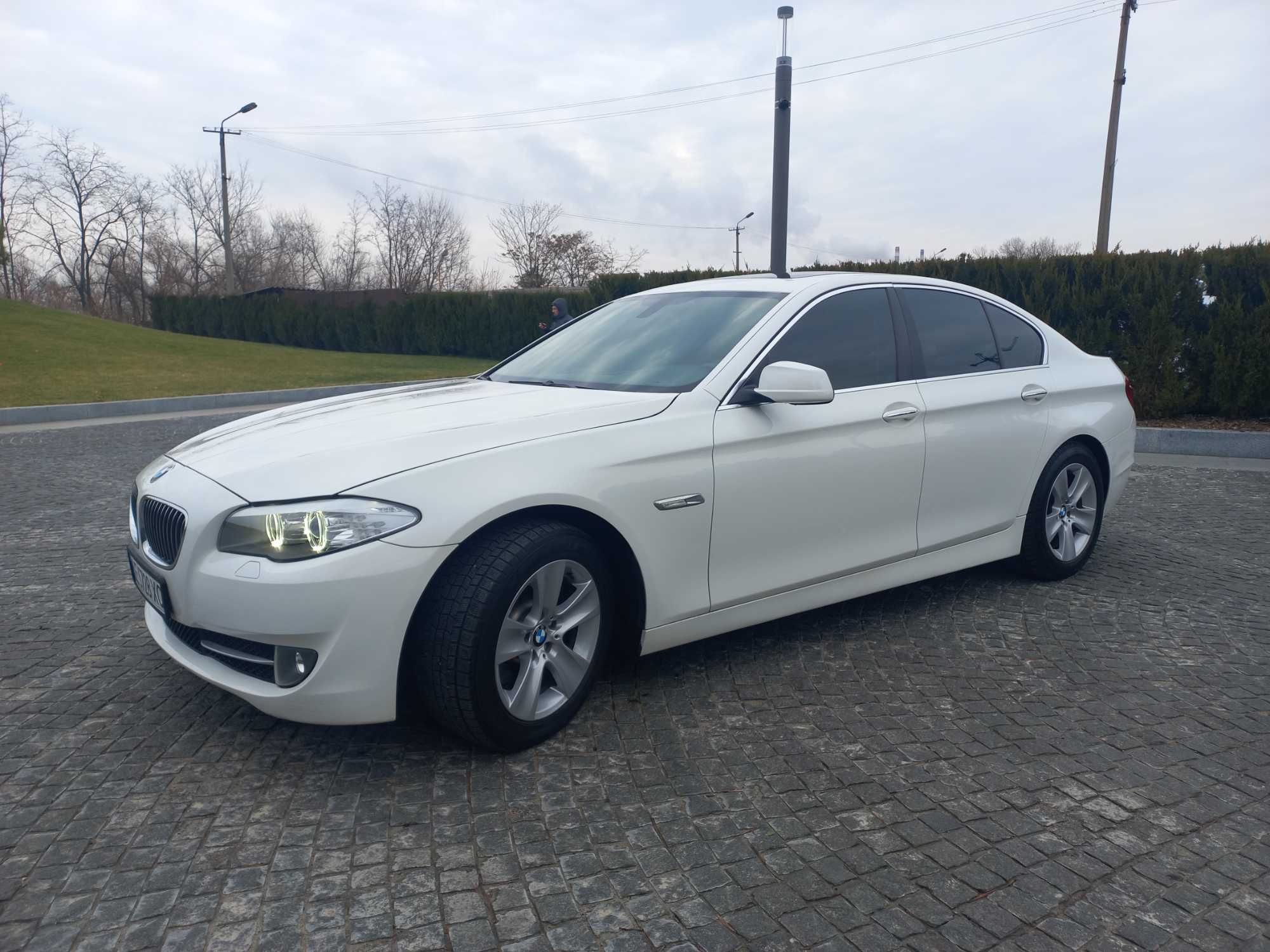 Продам BMW 520i в отличном состоянии.