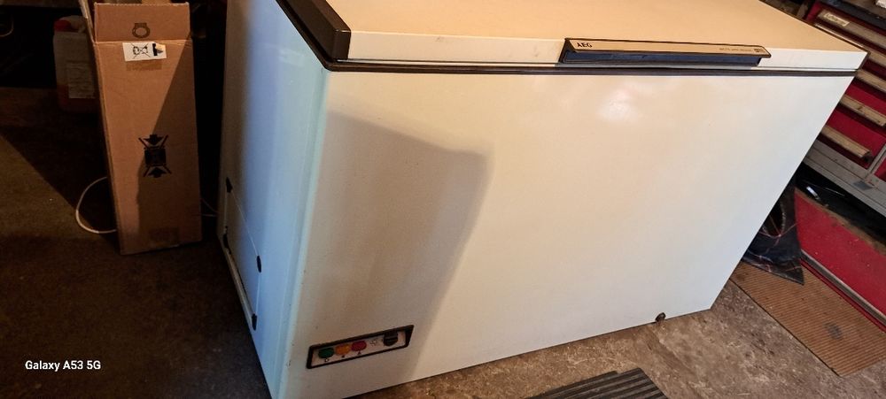 Морозильна камера AEG ларь