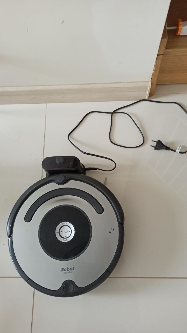Robot sprzątający IRobot Roomba