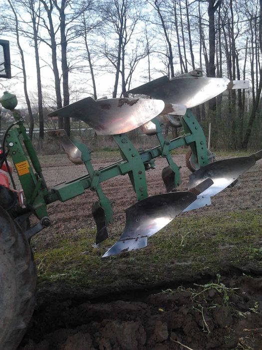 Pług obracany hydraulicznie Eberhardt dwuskibowy