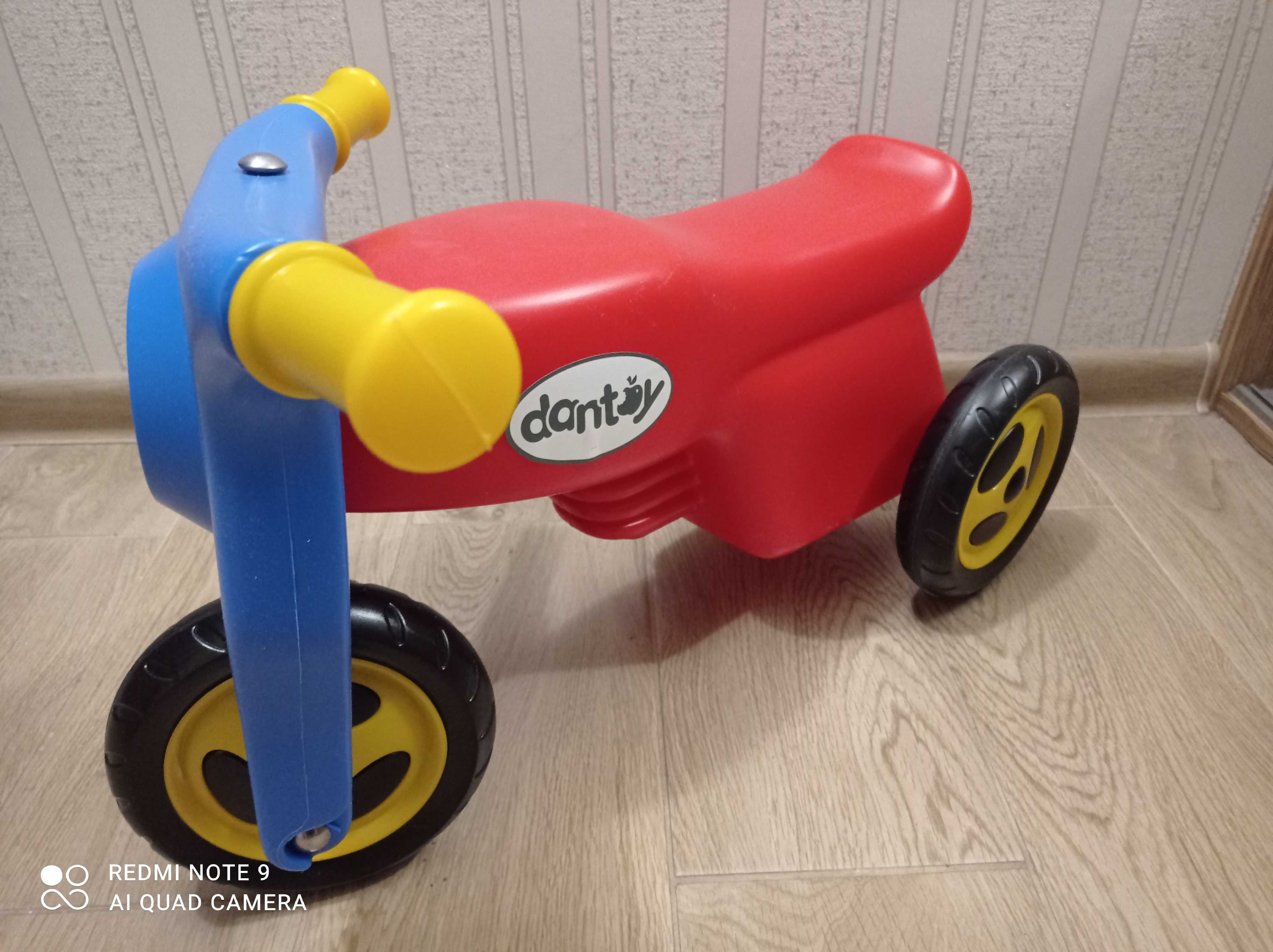 jeździk motor na kółkach