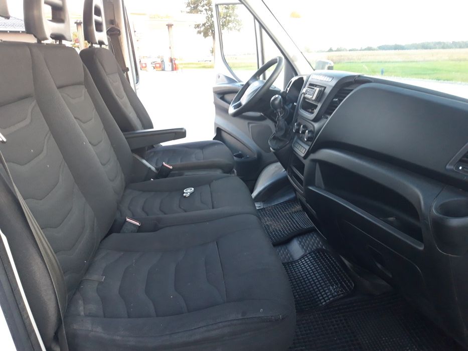 Iveco Daily 33S13 2015  ,bezwypadkowe w bdb stanie! 7 osób!