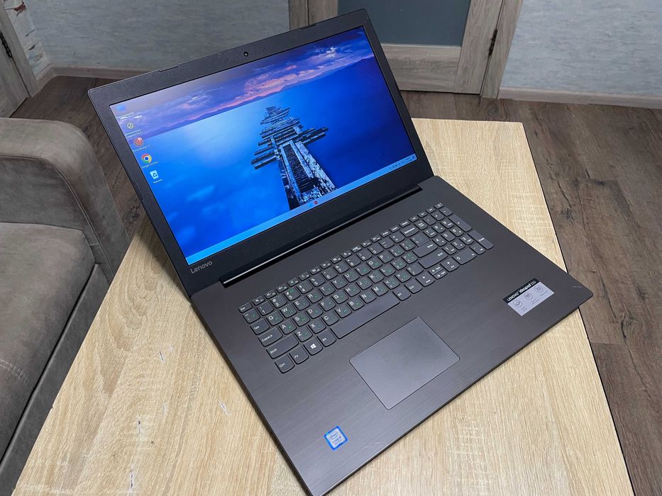 Lenovo ideapad 330-17ikb,4/8 Ядер i5-8250u,RAM 12GB,SSD 256GB,17.3 США