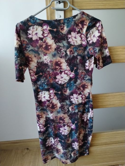 Sukienka ribbon w kwiaty z krótkim rękawem